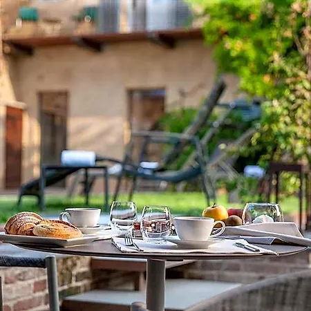 Il Cortile Di San Michele