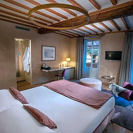 Il Cortile Di San Michele فندق مبيت وإفطار Guarene